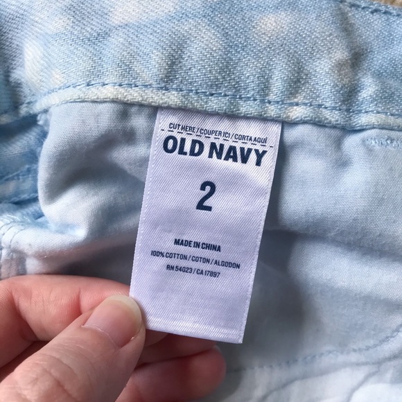 Old Navy tie-dye shorts - Picture 4 of 7